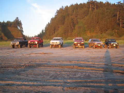 1989 Ford Bronco - 2bigbroncos club enjoying the sunset.