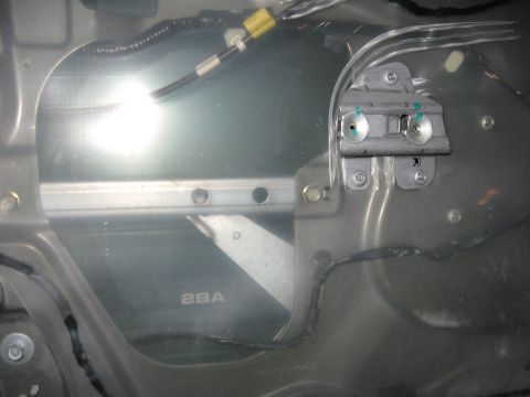 2003 Ford Taurus - Window through the barrier.