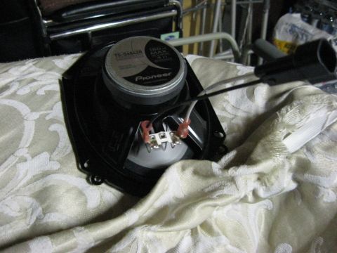 2003 Ford Taurus - The harness adapter attached to the speaker.