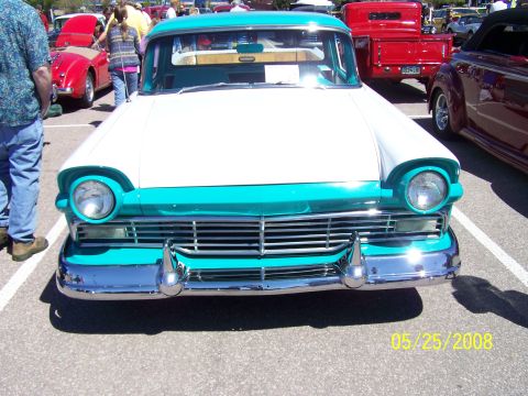 1972 Ford Ranchero - Front view of a 1957 Ford Fairlane 500 Skyliner at a car show.
