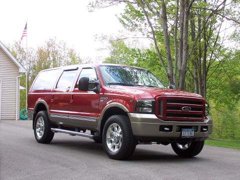 2005 Ford Excursion photo