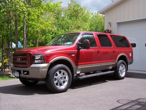 2005 Ford Excursion photo