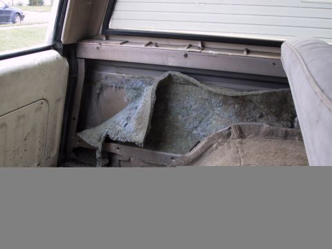 1981 Ford Bronco - ripping it apart