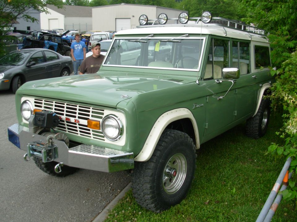 No one knew this 4-door was going to show up, so it got a LOT of attention.