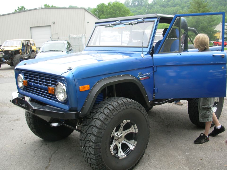 The PSTD eB was an interesting exercise in vehicle construction, but totally impratical as a street truck, work truck, or trail truck.  With the big E4OD, there isn't room for a t-case, and the dead front axle hits the oil pan.  The wheelbase is too short for towing or hauling, and the 9" rear axle can't handle 1/2 what the engine can push through the trans.  So it might as well have a turboshaft or a nuclear reactor.