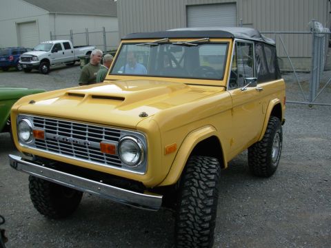 1975 Ford Bronco - A funky color, but the cleanest paint job at the show.