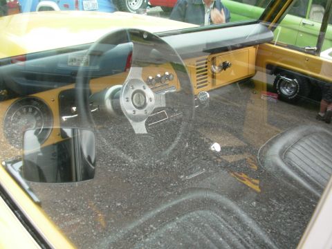 1975 Ford Bronco - A funky color, but the cleanest paint job at the show.
