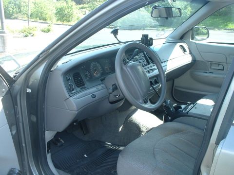 2000 Ford Crown Victoria