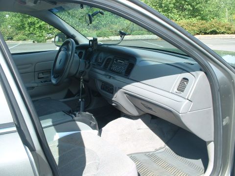 2000 Ford Crown Victoria