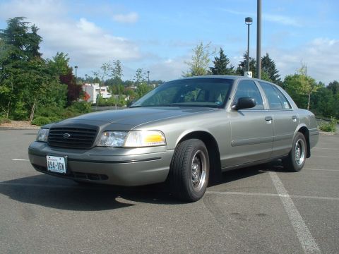2000 Ford Crown Victoria