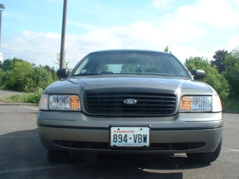 2000 Ford Crown Victoria