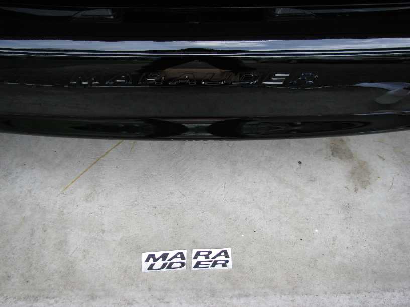 I chose the black reflective Bob White insert decals for a sublte appearance.
