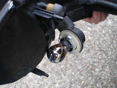 2003 Mercury Marauder - The bulb illuminates amber.