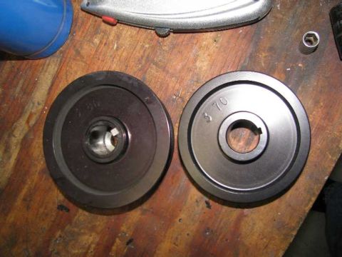 2003 Mercury Marauder - The 370 pulley is on the left.