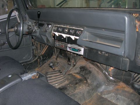 1991 Jeep Wrangler - Almost done, need the center bezel and to replace that cancerous windshield,