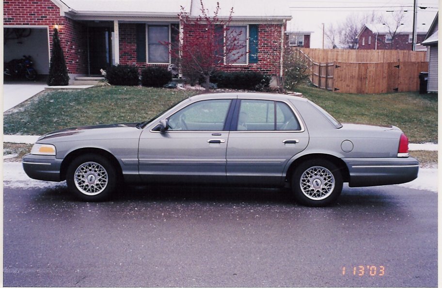 2002 Ford Crown Victoria