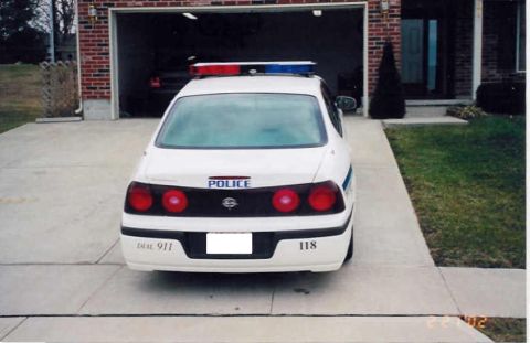 2002 Ford Crown Victoria photo