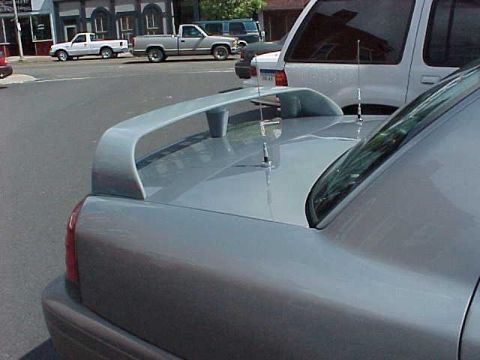 2002 Ford Crown Victoria photo