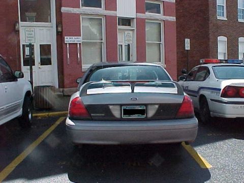 2002 Ford Crown Victoria photo