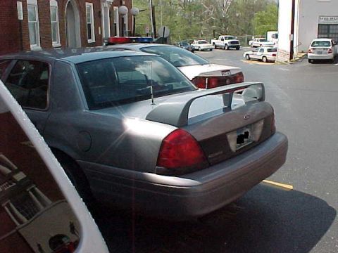 2002 Ford Crown Victoria photo