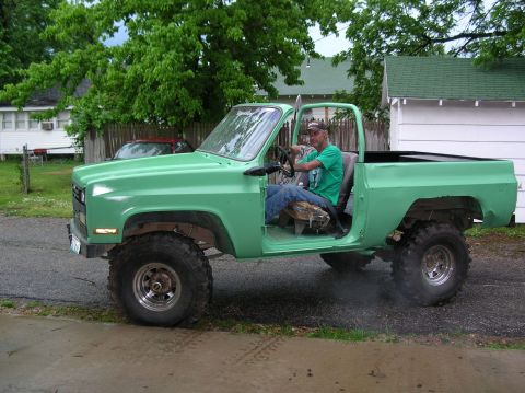 1975 Chevrolet Blazer - fresh paint. that paint really lays down good and is really easy to work with