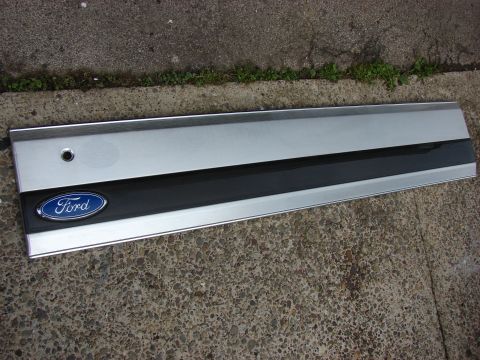 1984 Ford F-250 - 92/96 Tailgate trim panel