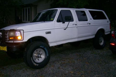 1992 Ford C-350 (Centurion Conversions) - New shoes. Procomp 315x75R16 All-Terrains.