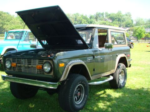 1994 Ford Bronco photo