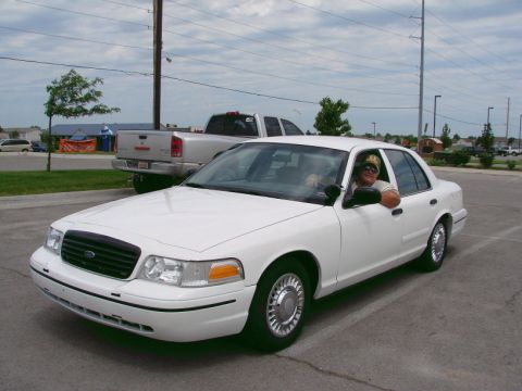 1999 Ford Crown Victoria photo