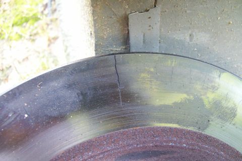 1992 Ford C-350 (Centurion Conversions) - A cracked brake rotor is visible, with a watermark for SUPERMOTORS.NET at the bottom right.