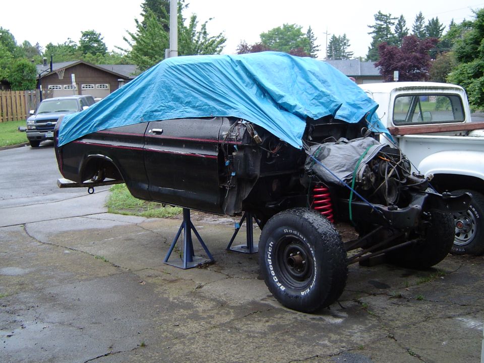 This is Todds new rig now, Blu Gone ^^