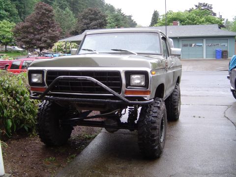 1979 Ford Bronco - Got my parking spot back