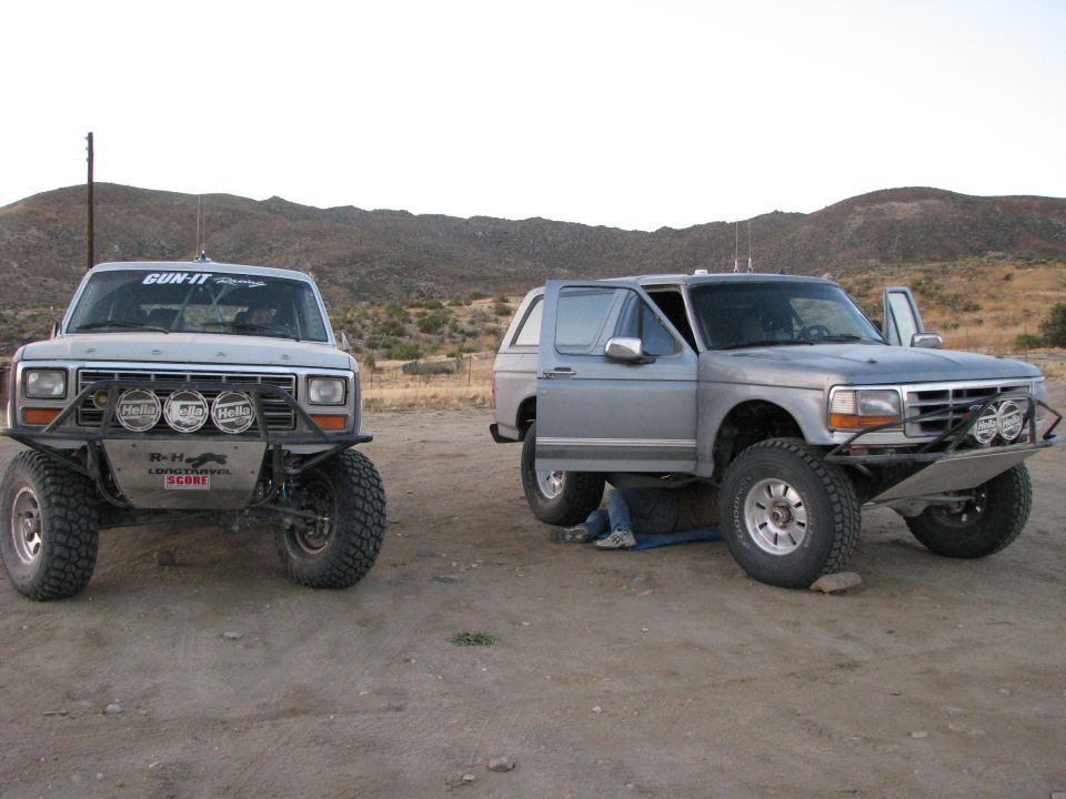 Nick had to swap in the spare driveshaft in the parking lot across from the Pemex at Valle T
