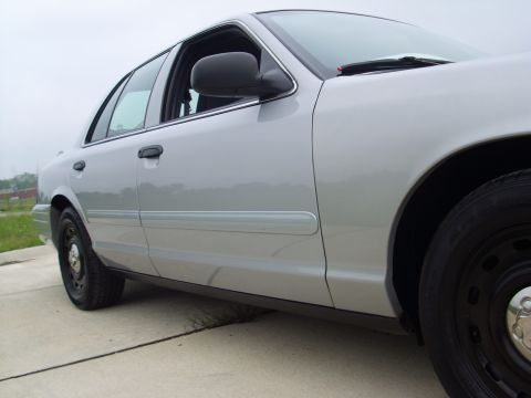 2004 Ford Crown Victoria photo