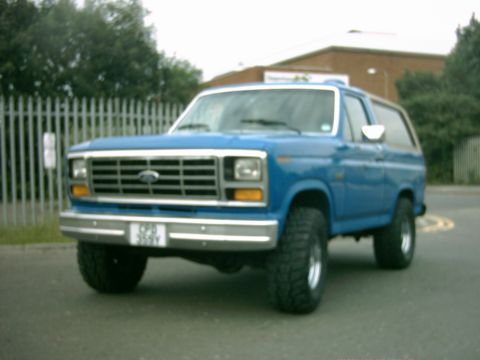 1982 Ford Bronco - 2 inch body lift 33x12.50