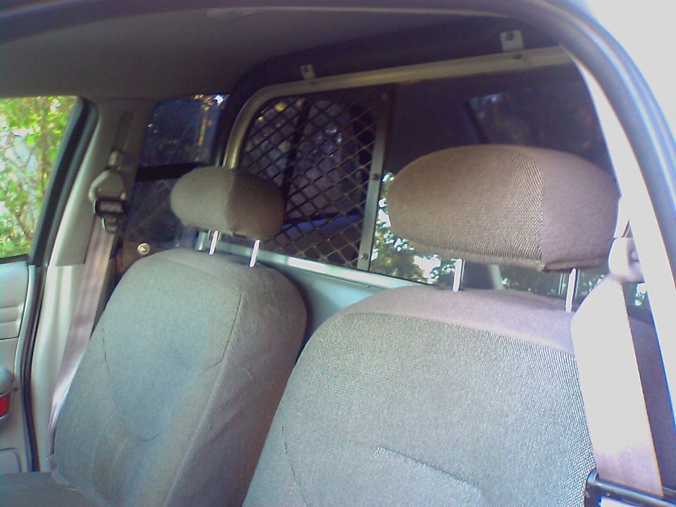 Front seat + Cage