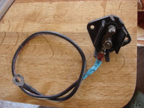 1983 Ford Bronco - i got a few of these kicking around. This is a power take off for a Chevy car. i going to run the 10 guage wire to the Ignition hot on the…