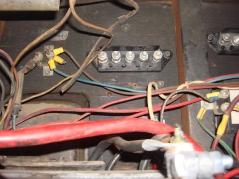 1983 Ford Bronco - Here is the positive Power tap. this will make it alot better to work on.