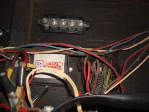 1983 Ford Bronco - Here is the negitive power tap. these are off a full size chevy truck or suburban. i get them cheap at the junk yard.