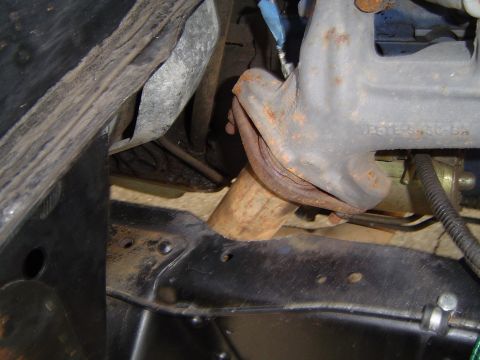 1979 Ford Bronco - Small notch for the Y pipe