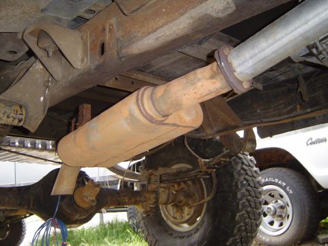1979 Ford Bronco - Need to get the Y pipe fixed right before the test pipe to move this up
