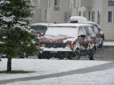 2006 Ford E350 - Snow, May 29, 2007! It melted by the end of the day, but jeez! Isn't it spring? April showers bring May snow?