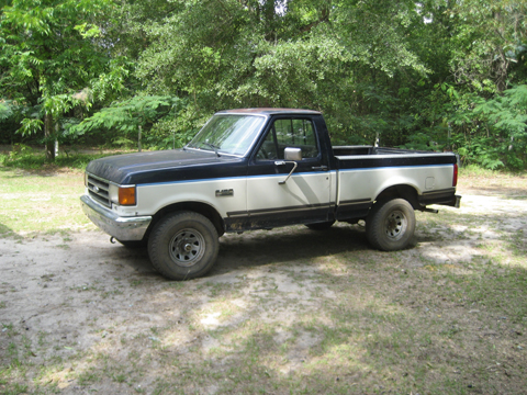 1989 Ford F-150 - This Ford F-150 truck appears to be from the late 1980s, not a 1989 model.