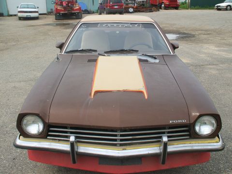 1990 Ford Bronco - pinto front