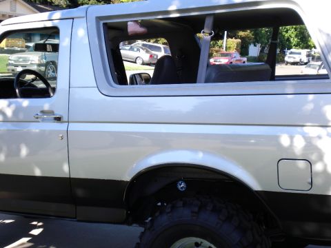 1996 Ford Bronco - Takes about 5 minutes. to remove both windows & store in the garage.