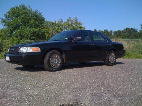 2003 Ford Crown Victoria photo