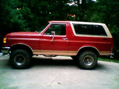 1989 Ford Bronco - truck from the side