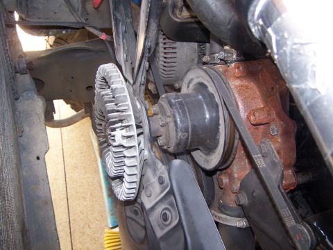 1986 Ford Bronco - Mechanical fan