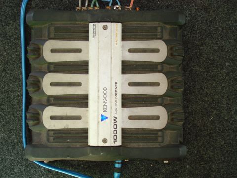 1989 Ford Bronco - 1000 watt kenwood amp