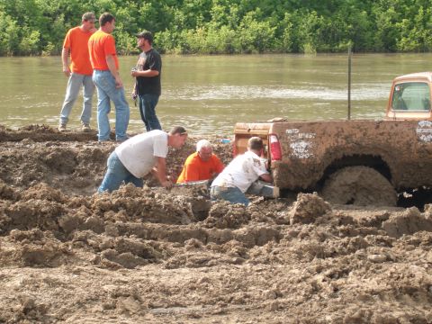 2001 Dodge 1500 “Mud Hawgs”